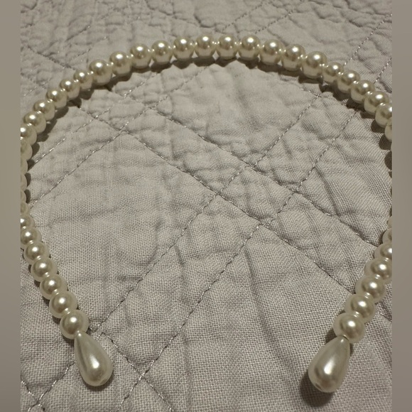 Stretchy pearly headband - Picture 2 of 3